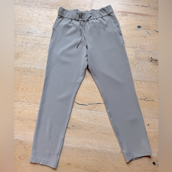 Lululemon On The Fly Woven Pant grays size 4 price firm - Picture 5 of 8
